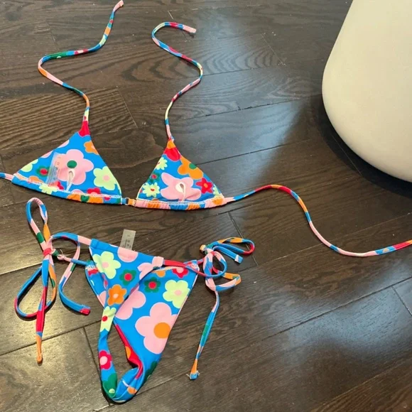 Bikini set - Picture 2 of 2